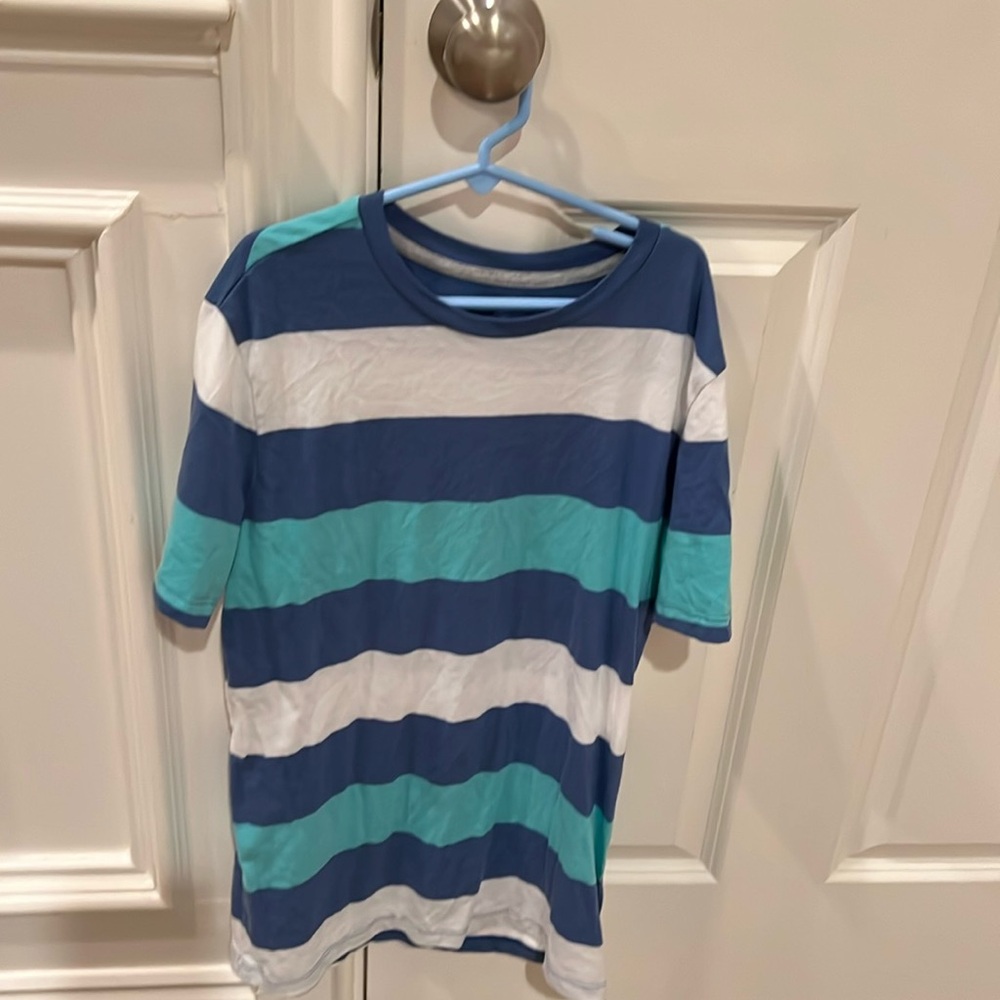 Like new cotton old navy preppy t! Size XL